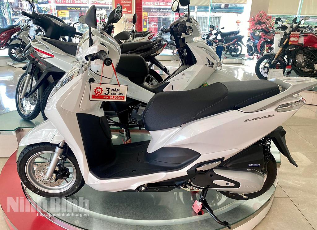 Nhiều mẫu xe máy tay ga khan hàng, tăng giá