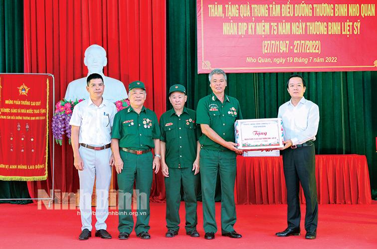 Chăm sóc các thương, bệnh binh bằng lòng biết ơn sâu sắc nhất