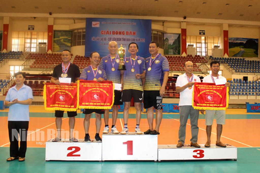 Chung kết và trao thưởng Giải bóng bàn các CLB Cúp Liên đoàn tỉnh năm 2022