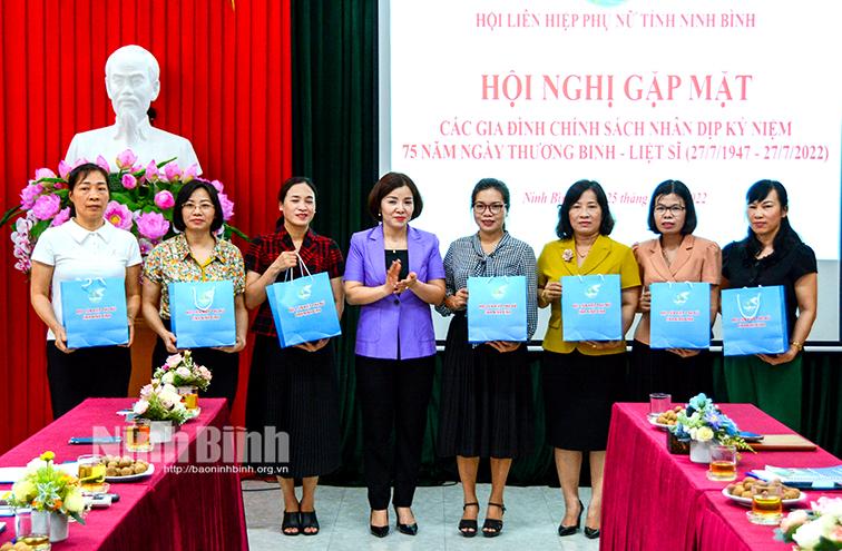 Hội LHPN tỉnh gặp mặt nhân kỷ niệm 75 năm Ngày Thương binh, Liệt sỹ