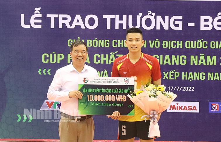 Quốc Duy và Bích Tuyền, những trụ cột mới của bóng chuyền Ninh Bình