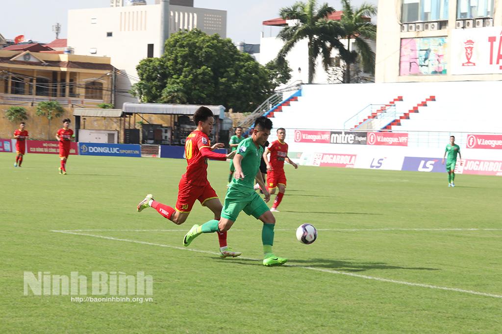 Giải bóng đá hạng Nhất quốc gia LS-Vleague 2022: Công an Nhân dân thắng Bình Phước 2-0