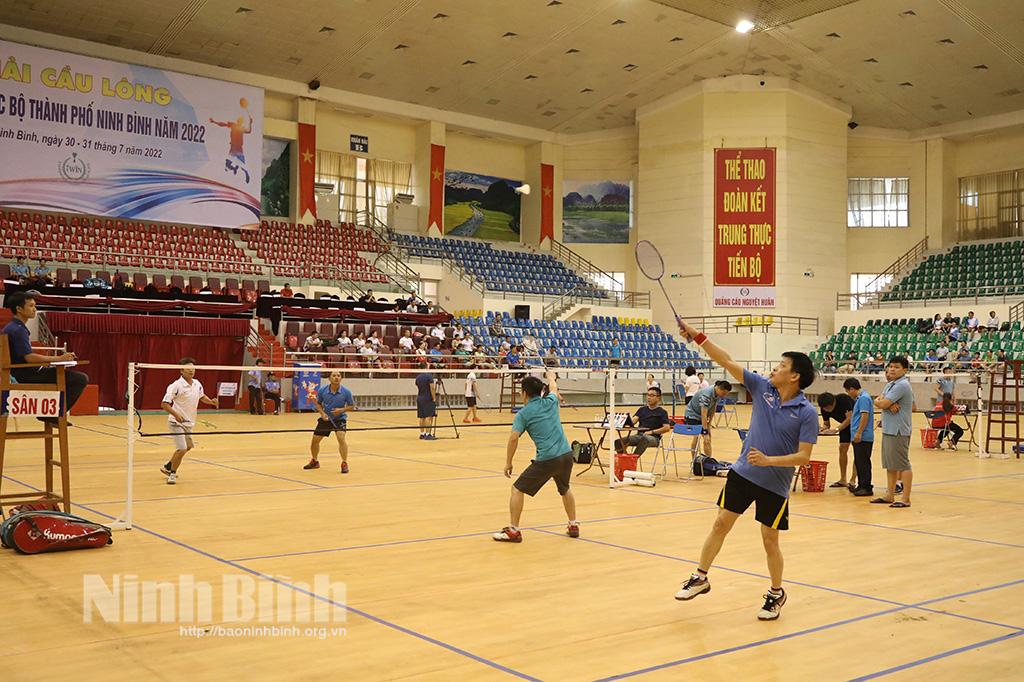 Khai mạc giải cầu lông các câu lạc bộ thành phố Ninh Bình năm 2022