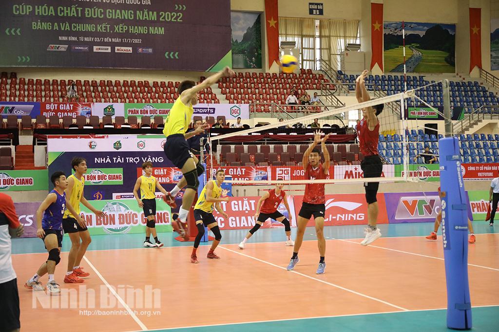 Ngày thi đấu thứ 3 Giải bóng chuyền vô địch quốc gia cúp Hóa chất Đức Giang 2022: Hà Tĩnh thắng Hà Nội 3-1