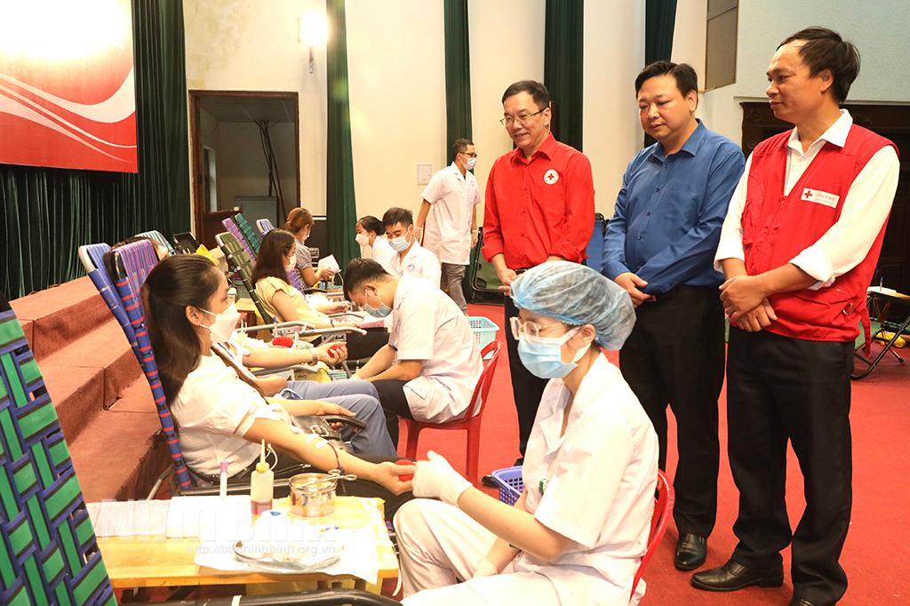 Tiếp nhận 450 đơn vị máu từ chương trình Hiến máu tình nguyện huyện Hoa Lư