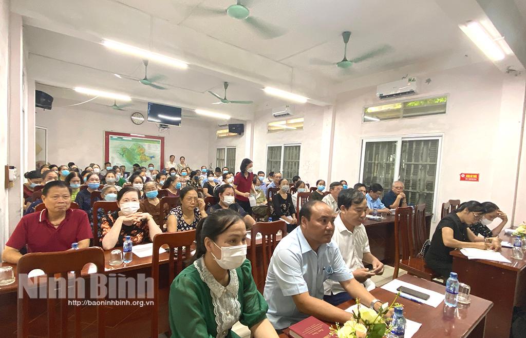 Phổ biến kiến thức về điều chỉnh mức sinh cho lãnh đạo Đảng, chính quyền tại phường Vân Giang