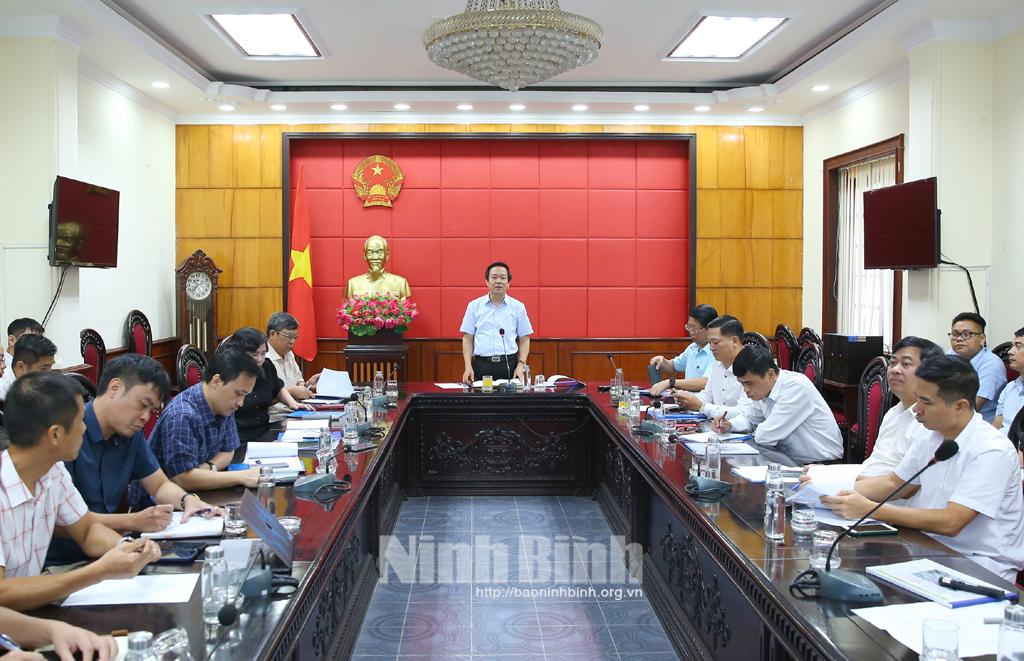 UBND tỉnh nghe báo cáo phương án kiến trúc cảnh quan hai bên bờ sông Vân