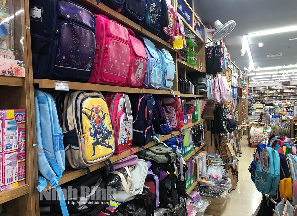 Nhộn nhịp thị trường thiết bị, đồ dùng học tập dành cho học sinh