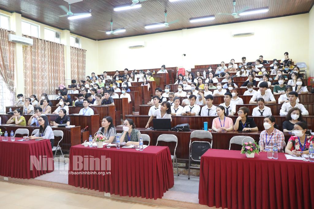 Tập huấn kỹ năng khởi nghiệp cho sinh viên khối ngành Kinh tế
