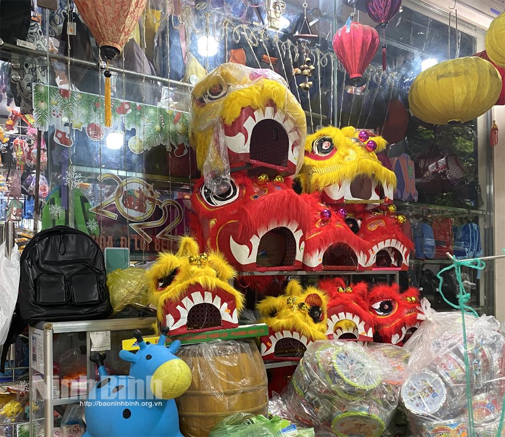 Sôi động thị trường đồ chơi trẻ em dịp Trung thu