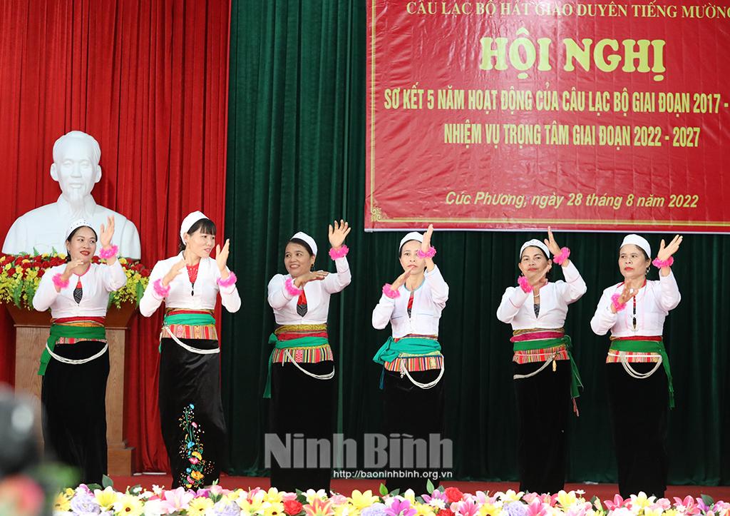 Sơ kết Câu lạc bộ hát giao duyên tiếng Mường