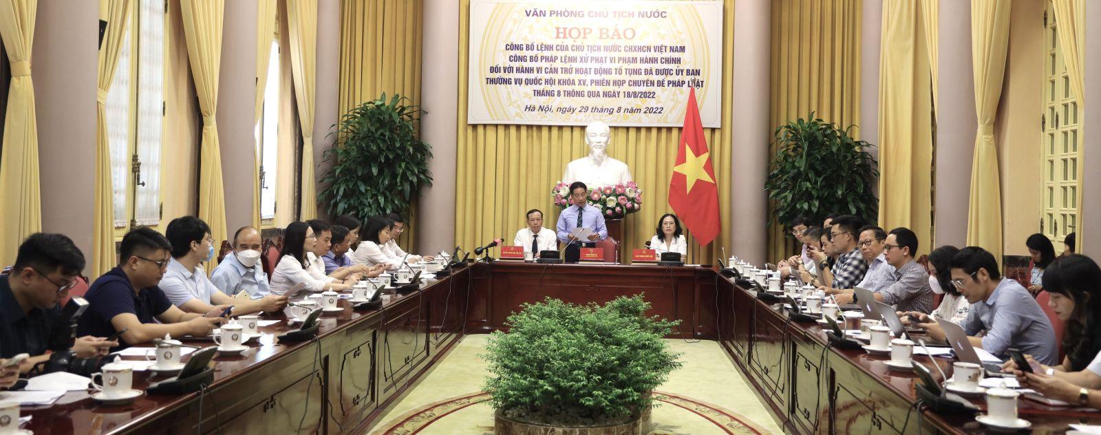 Công bố Lệnh của Chủ tịch nước về Pháp lệnh xử phạt hành vi cản trở hoạt động tố tụng