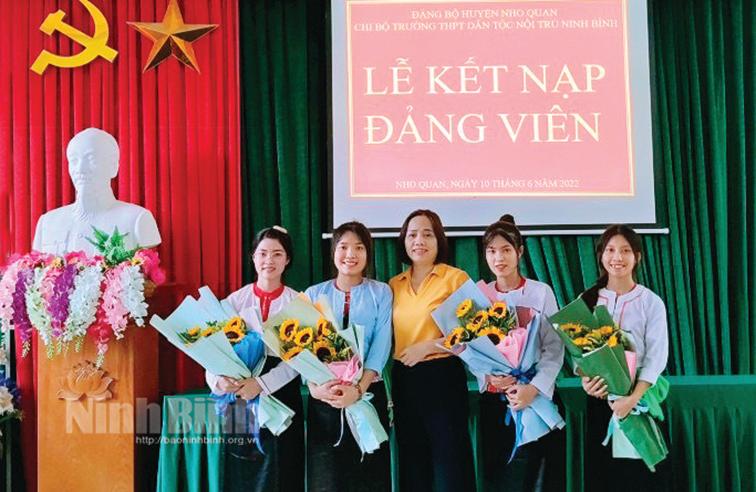 Nơi "ươm mầm" những "hạt giống đỏ" cho đồng bào Mường