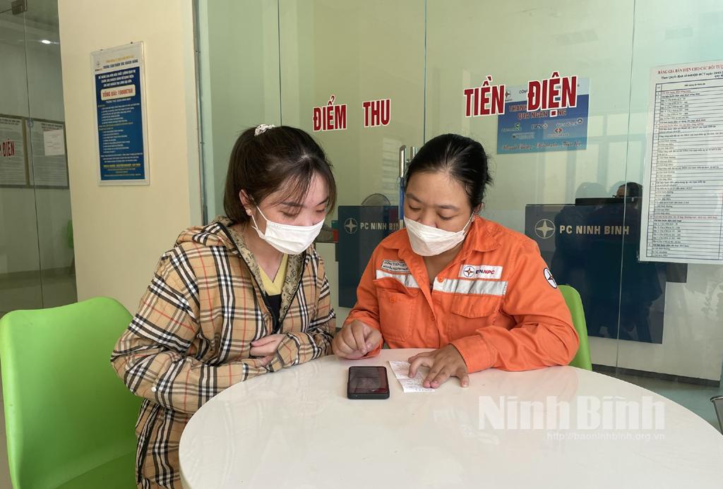 Công ty Điện lực Ninh Bình đưa ứng dụng sử dụng điện thông minh tới khách hàng