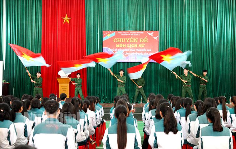 Đảm bảo các điều kiện dạy và học môn Lịch sử cấp THPT theo chương trình bắt buộc