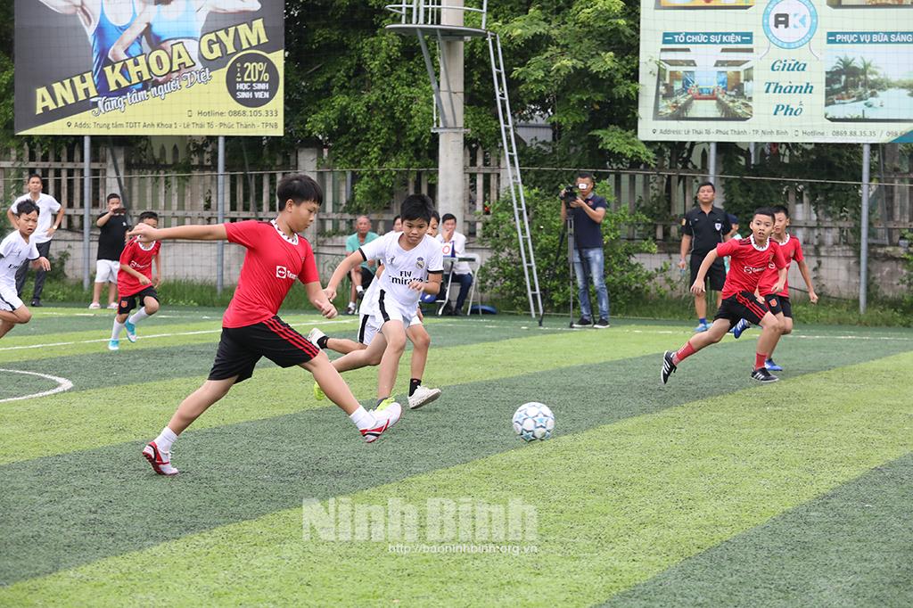 Khai mạc Giải bóng đá nhi đồng thành phố Ninh Bình năm 2022