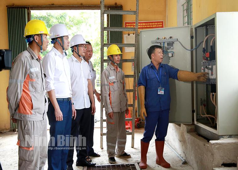 Điện lực Ninh Bình đảm bảo an toàn điện mùa mưa bão
