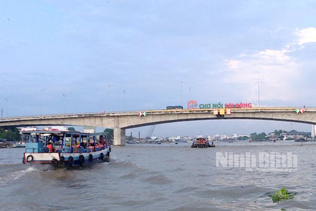 Đoàn công tác của tỉnh Ninh Bình khảo sát các sản phẩm du lịch của Cần Thơ