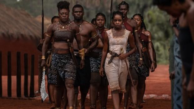 Bộ phim sử thi 'Nữ vương huyền thoại' thống trị màn ảnh Bắc Mỹ