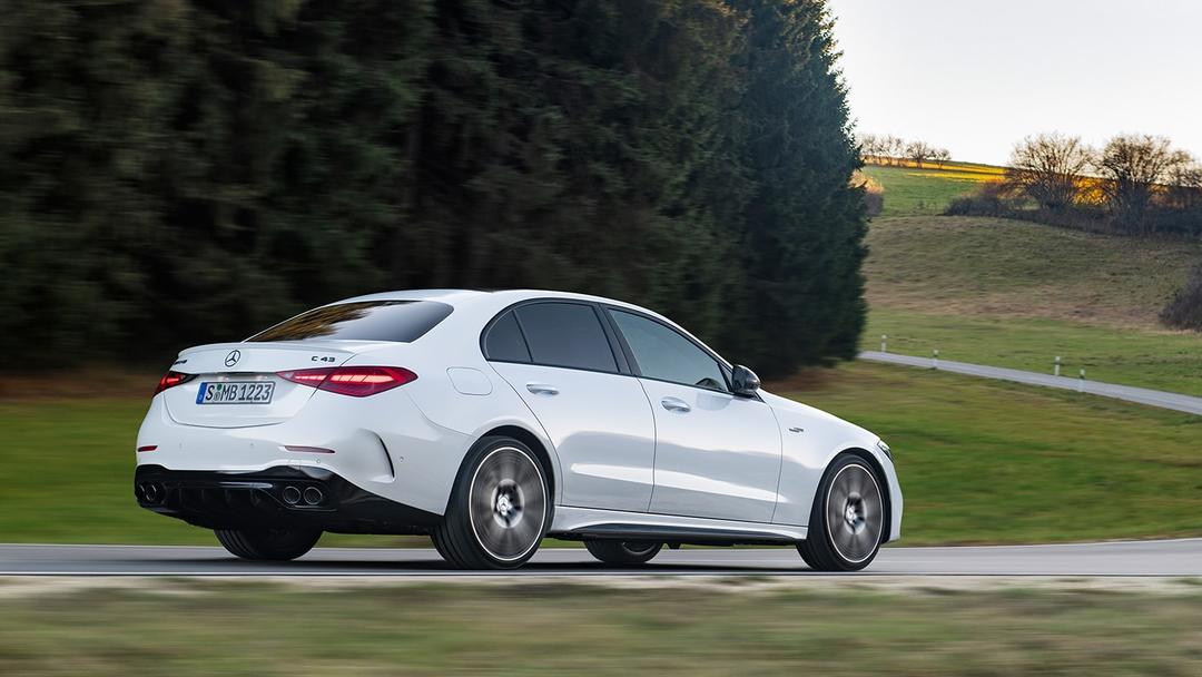 Lần đầu tiên Mercedes-Benz lắp ráp dòng xe AMG C 43 nổi tiếng ở Việt Nam