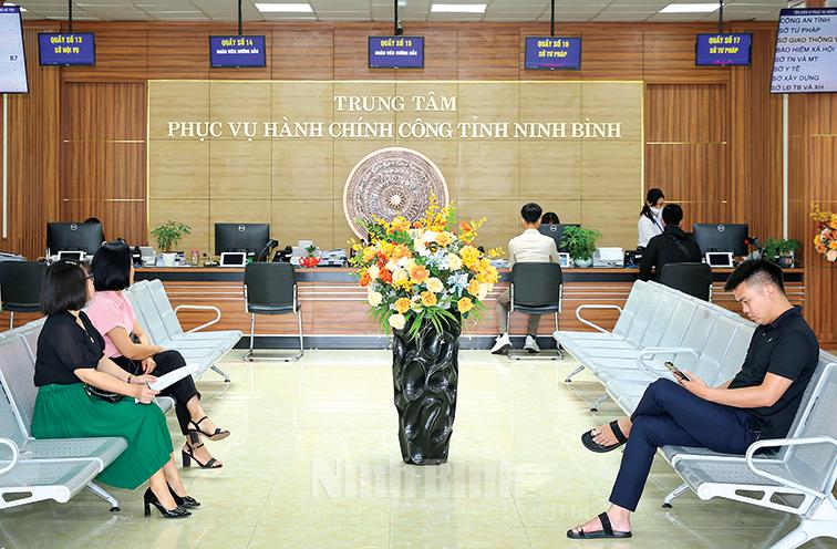 Chuyển đổi số trong giải quyết các thủ tục hành chính: Lấy người dân làm trung tâm