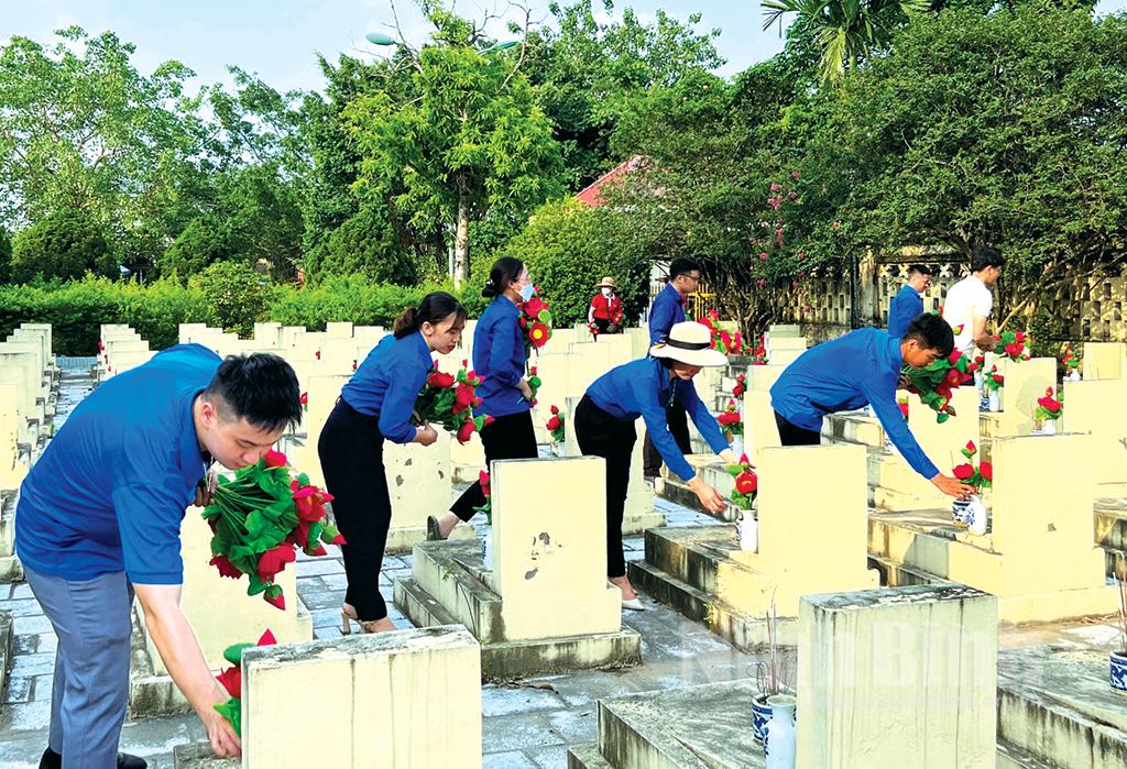Đảng bộ huyện Yên Khánh: Chú trọng công tác phát triển đảng viên