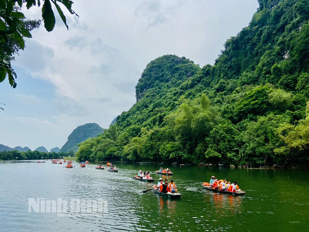 Tạm dừng bán vé tham quan Khu Du lịch sinh thái Tràng An
