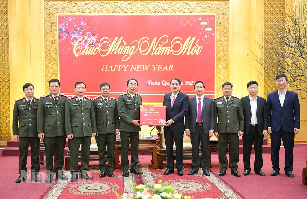 Thứ trưởng Bộ Công an Trần Quốc Tỏ thăm, làm việc tại Ninh Bình