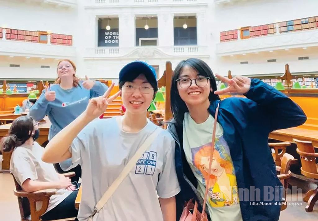 Quán quân Olympia Nguyễn Thị Thu Hằng: Dù ở đâu cũng hướng về quê hương