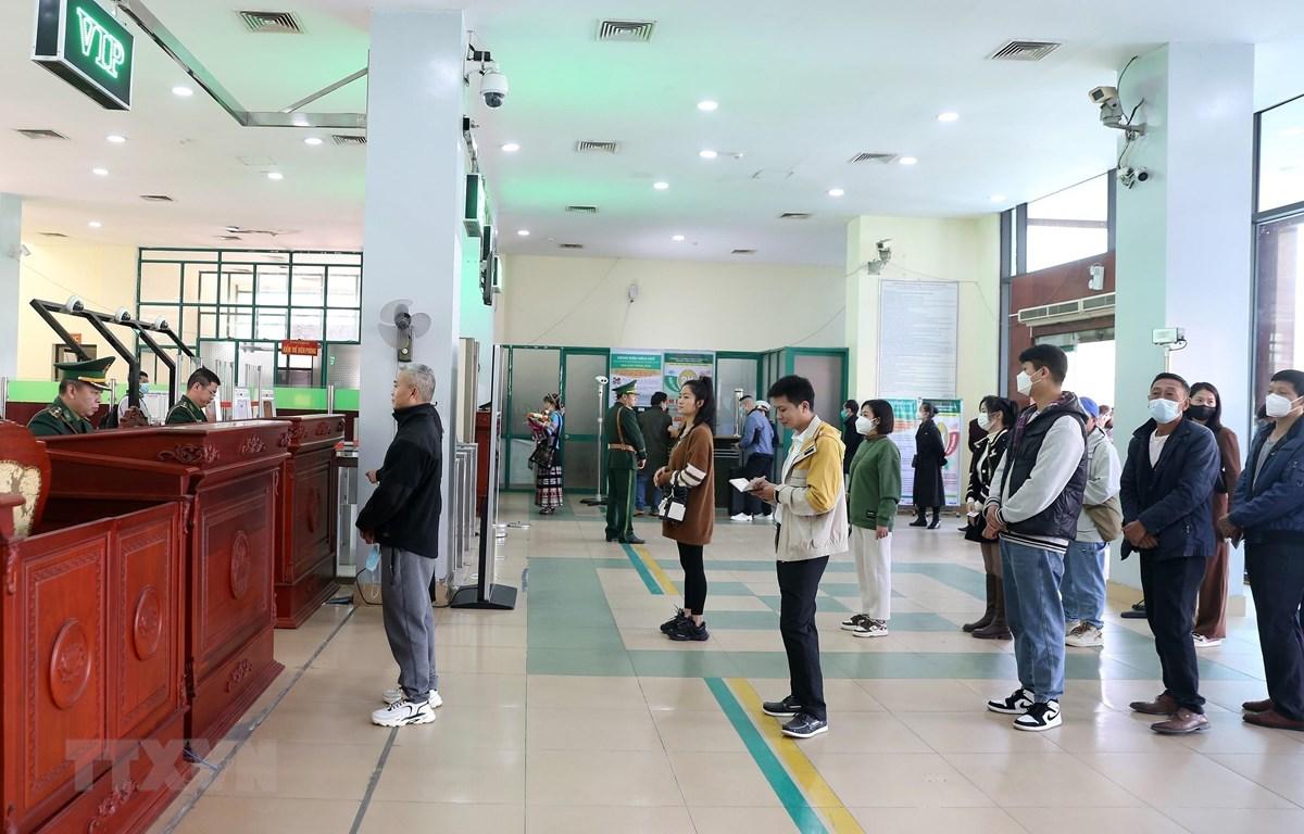 Tăng cường giám sát chặt chẽ dịch COVID-19 tại các cửa khẩu dịp Tết
