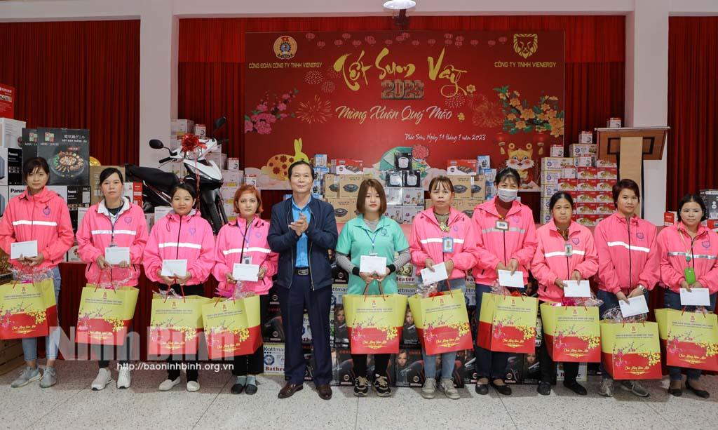 Tổ chức chương trình "Tết sum vầy- Xuân gắn kết"