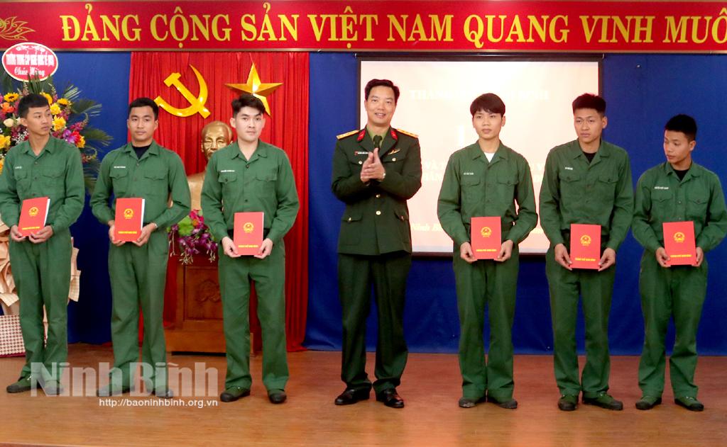 Thành phố Ninh Bình đón nhận và tư vấn, giới thiệu việc làm cho quân nhân xuất ngũ