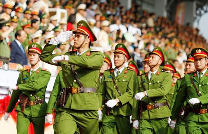 Nghiên cứu đề xuất tăng hạn tuổi phục vụ của sĩ quan, hạ sĩ quan Công an nhân dân