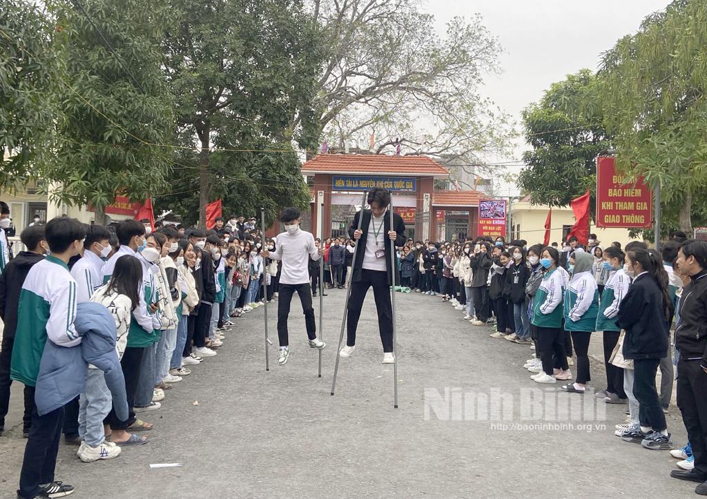 Trường THPT Vũ Duy Thanh tổ chức các hoạt động trải nghiệm