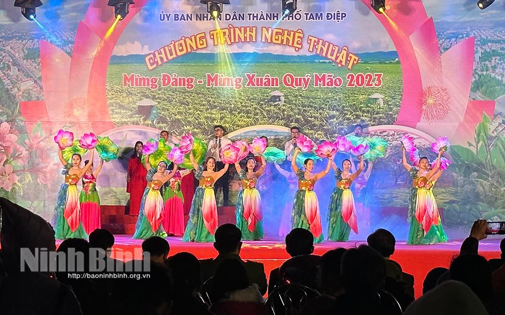 Các địa phương tổ chức chương trình nghệ thuật mừng Đảng, mừng Xuân Quý Mão