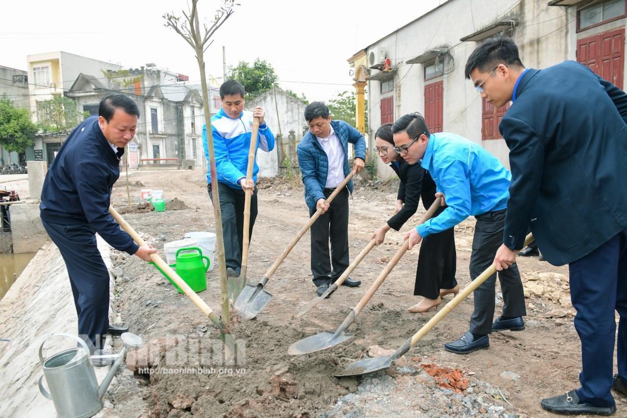 Tỉnh đoàn phát động Tết trồng cây - Đời đời nhớ ơn Bác Hồ