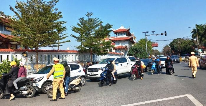 Xử lý nghiêm vi phạm nồng độ cồn; tập trung trấn áp các loại tội phạm mùa lễ hội