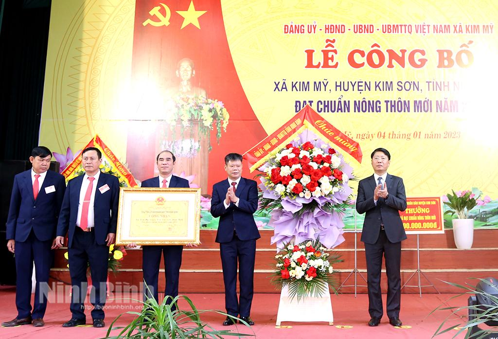 Kim Mỹ đón Bằng công nhận xã đạt chuẩn nông thôn mới