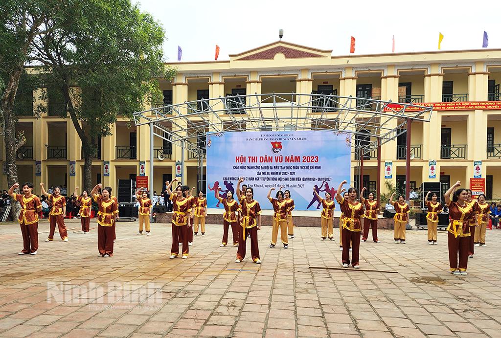 Huyện Đoàn Yên Khánh tổ chức Hội thi dân vũ khối các trường THPT