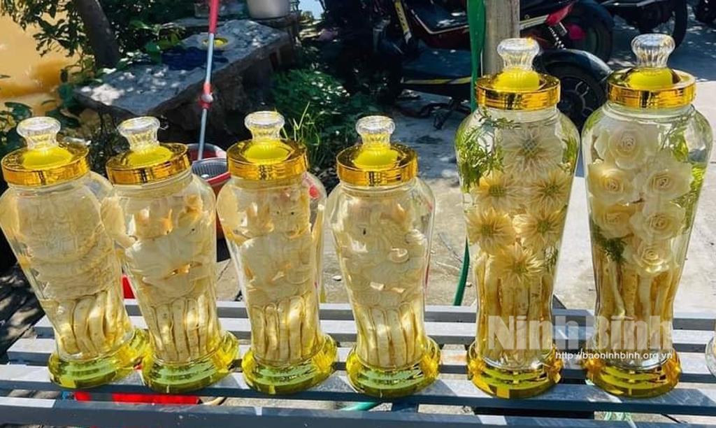 Rượu ngâm thảo dược, quà biếu Tết hấp dẫn