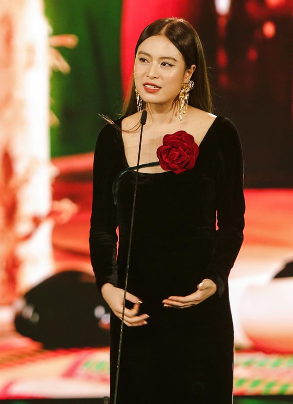 Hoàng Thùy Linh thắng áp đảo ở Làn Sóng Xanh 2022