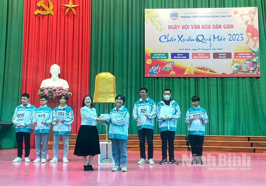 Trường THPT chuyên Lương Văn Tụy tổ chức chương trình "Ngày hội văn hóa dân gian"