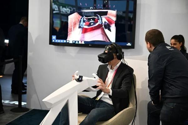 Ngành công nghiệp ô tô chạy đua áp dụng metaverse tại CES 2023