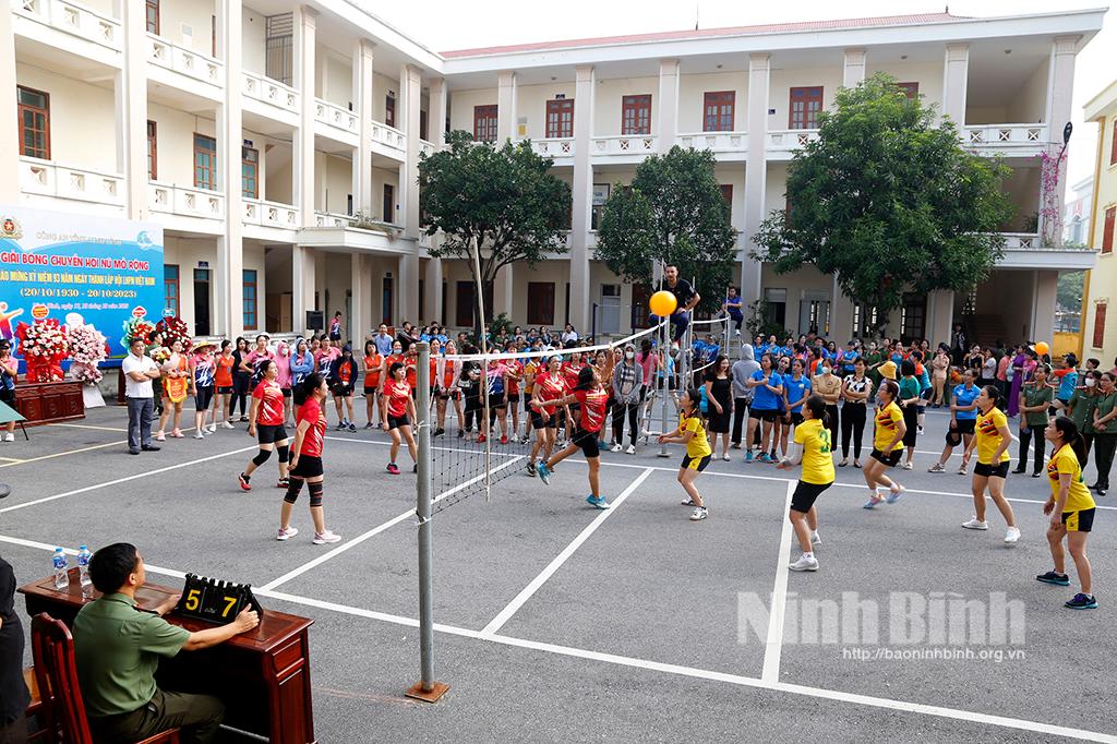 Giải bóng chuyền hơi nữ Công an tỉnh Ninh Bình mở rộng năm 2023