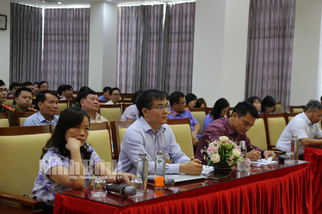 Tập huấn nâng cao kiến thức pháp luật về bảo vệ môi trường