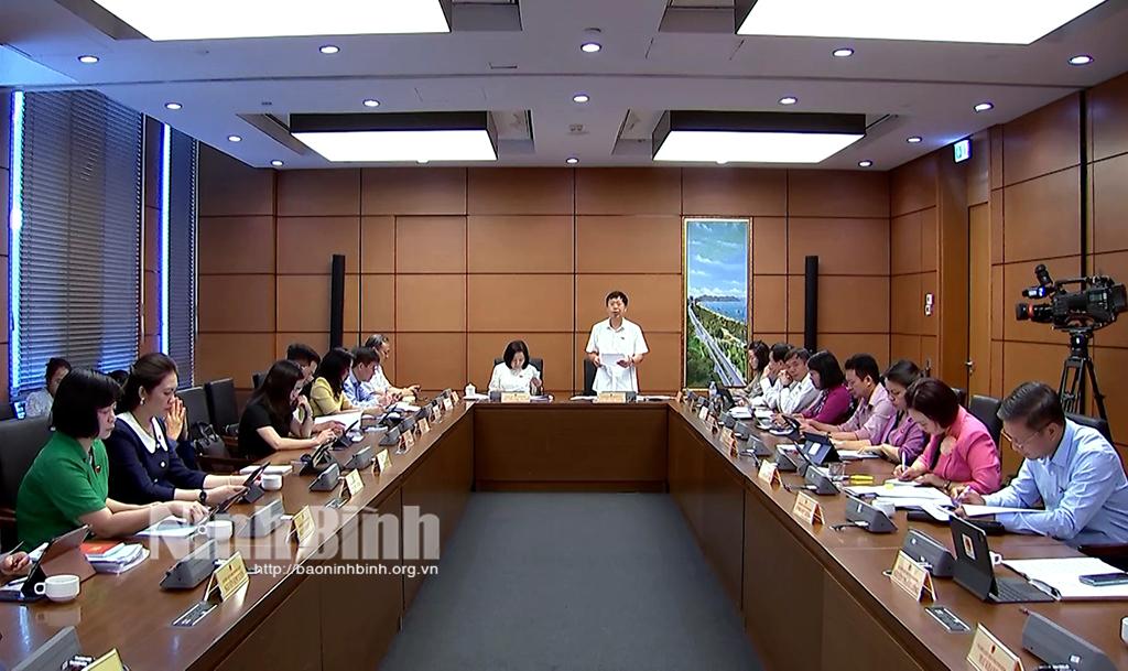 Kỳ họp thứ 6, Quốc hội khóa XV: Đại biểu Quốc hội tỉnh thảo luận ở tổ về tình hình phát triển kinh tế - xã hội