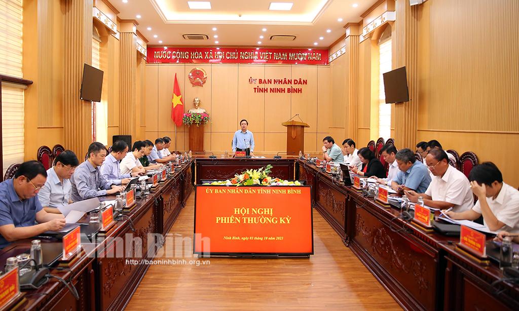 UBND tỉnh họp phiên thường kỳ tháng 10