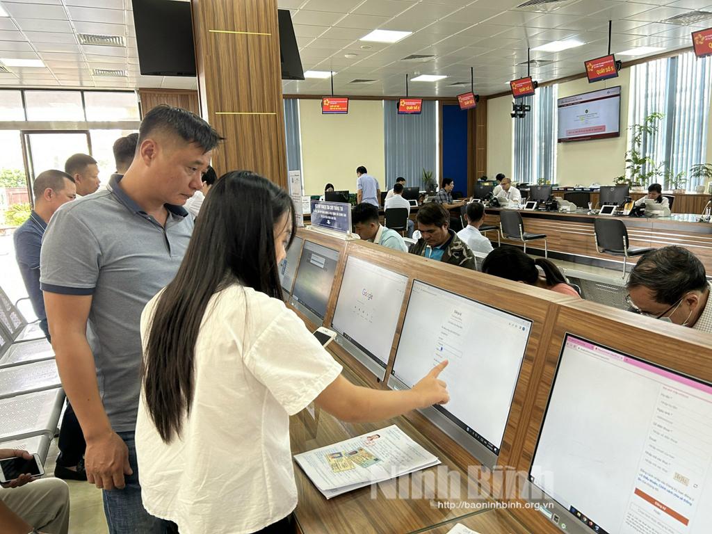 UBND tỉnh tập trung các giải pháp tháo gỡ khó khăn cho người dân, doanh nghiệp, tăng khả năng hấp thụ vốn tín dụng