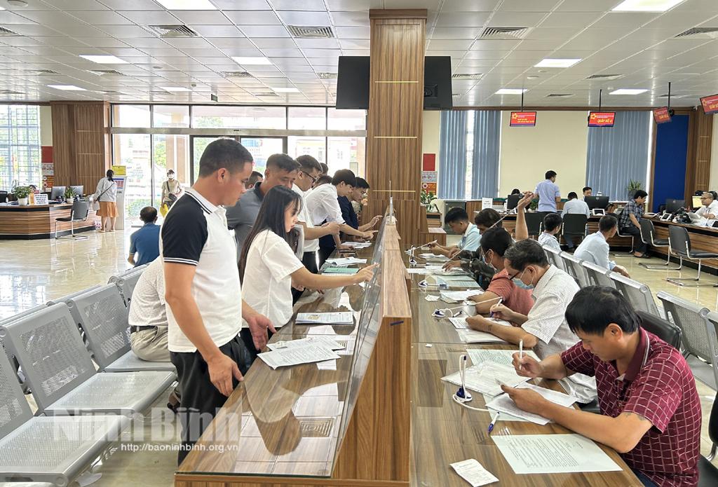 Công bố danh mục dịch vụ công trực tuyến toàn trình, danh mục dịch vụ công trực tuyến một phần, danh mục dịch vụ cung cấp thông tin trực tuyến trên Hệ thống thông tin giải quyết thủ tục hành chính tỉnh Ninh Bình