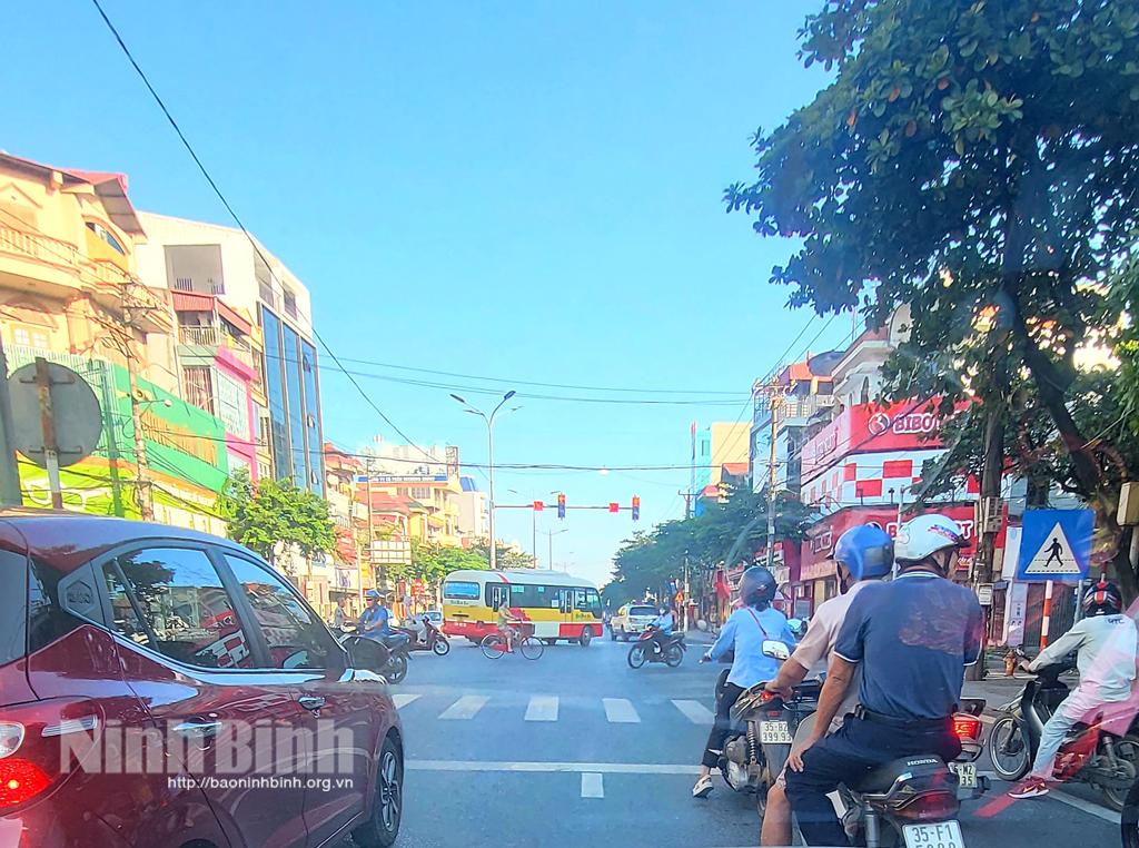 Phát động phong trào "Toàn dân tham gia phát hiện, cung cấp thông tin, hình ảnh phản ánh vi phạm trật tự, an toàn giao thông"